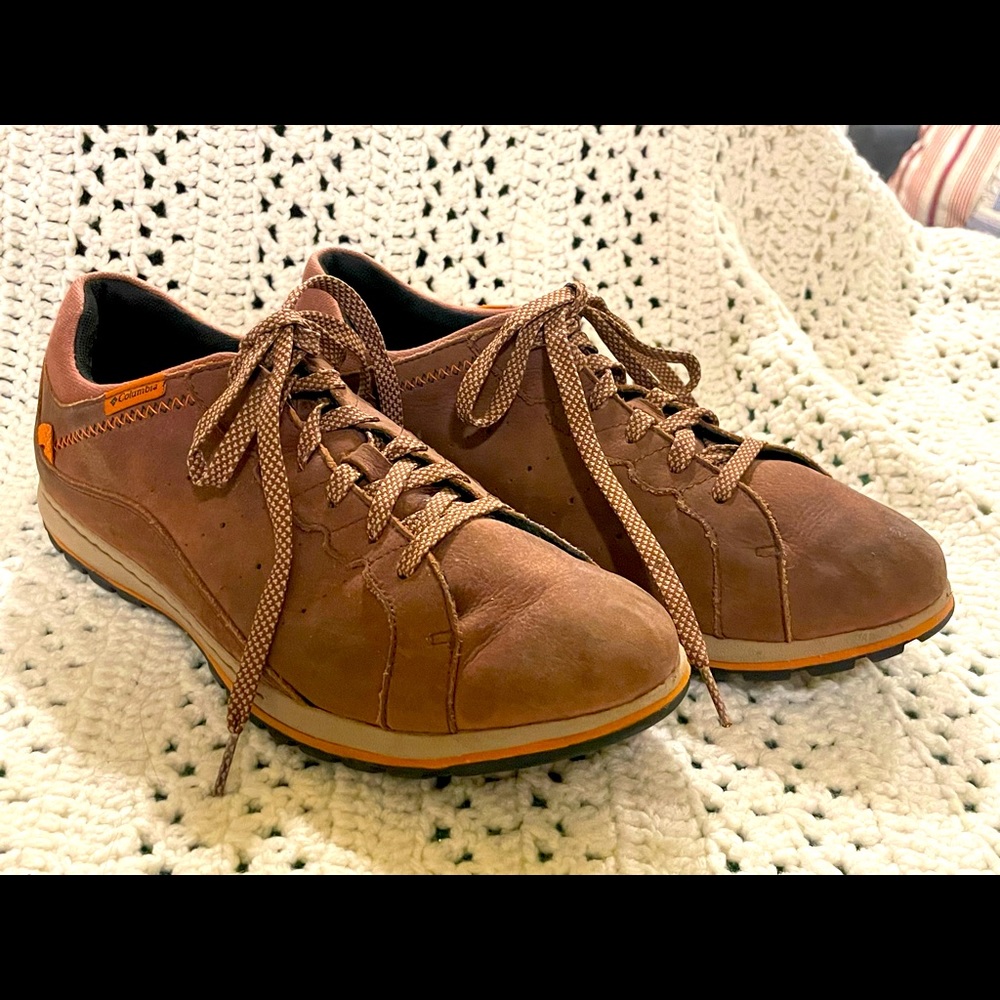 Columbia leather sneakers men’s 10.5